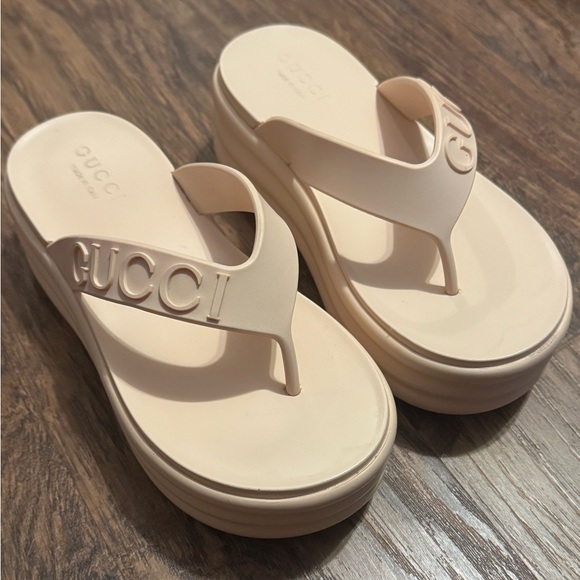 Cream or Tan chunky platform sandals - Picture 2 of 7